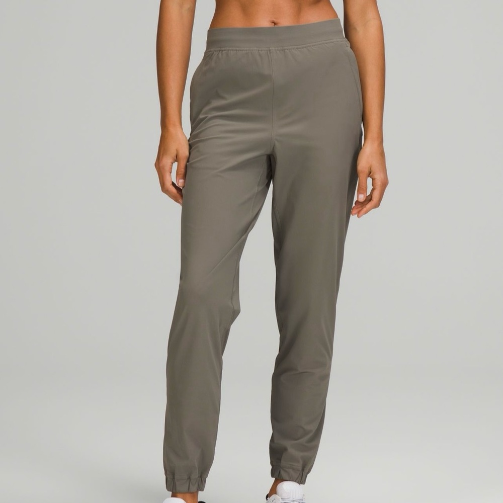 🌱 Lululemon Adapted State High-Rise Jogger *Full Length (Olive) 🌱